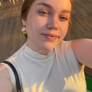 Майстер манікюру